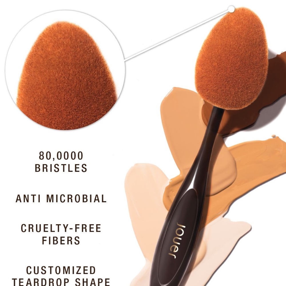 Jouer Foundation Brush